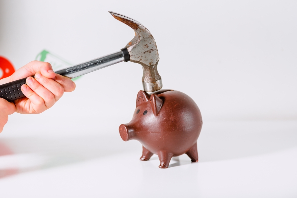 Why Your Current Account Interest Rate with Your Bank is 0%